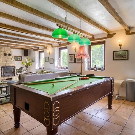 Charmante Maison Avec Piscine Lizant