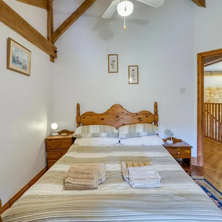 Charmante Maison Avec Piscine Lizant