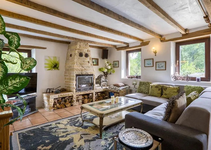 Charmante Maison Avec Piscine בית נופש Lizant