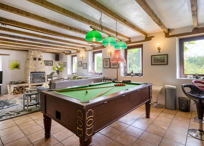 Charmante Maison Avec Piscine Lizant