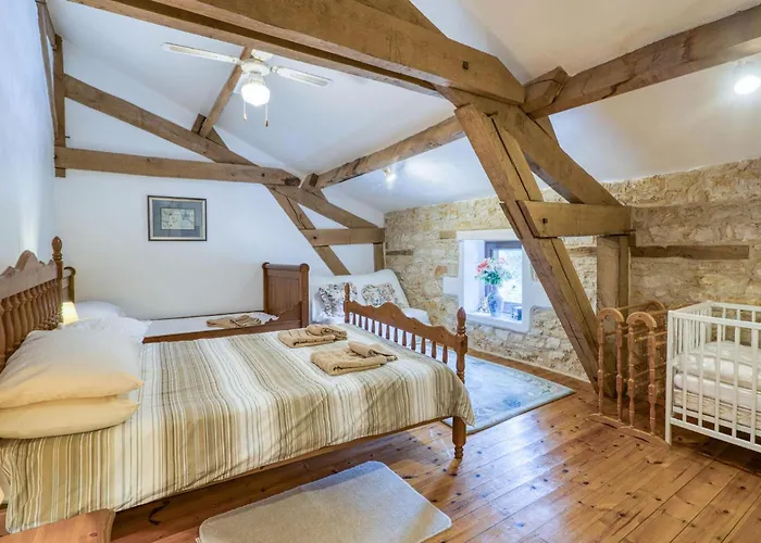 Charmante Maison Avec Piscine בית נופש Lizant