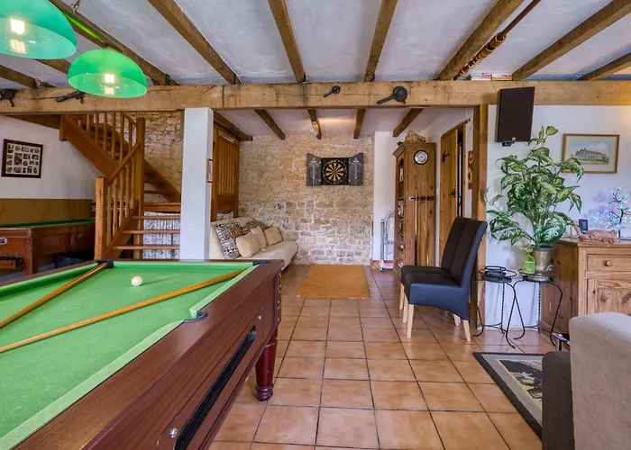 Charmante Maison Avec Piscine *